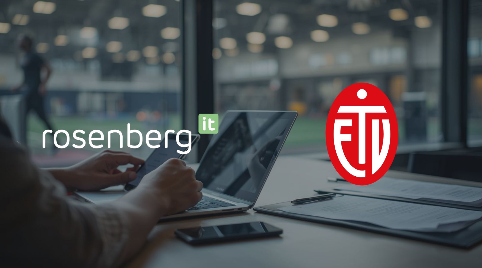 Rosenberg IT Mitarbeiter arbeitet mobil am Laptop